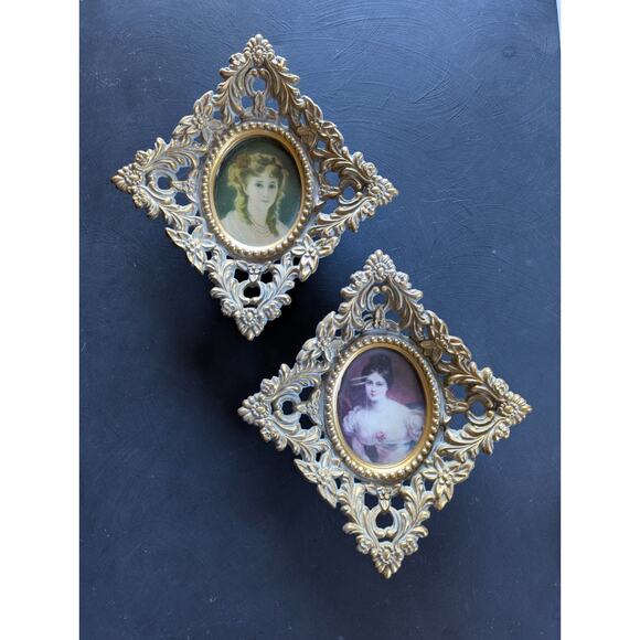 2 Cameo Creations Portraits in Ornate Gold Frames - Picture 1 of 4